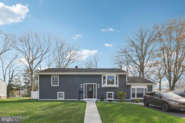 Building Photo - 118 Darien Rd
