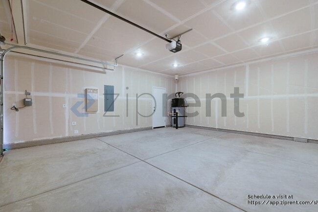 Building Photo - 10365 Bayson Wy