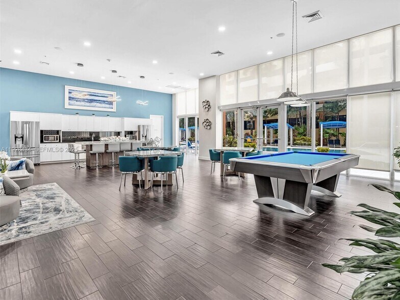 Building Photo - 18800 NE 29th Ave