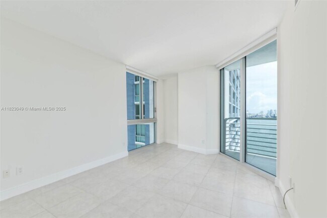 Building Photo - 325 Biscayne Blvd