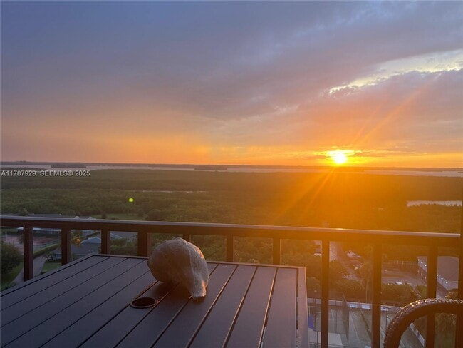 Building Photo - 5047 N Hwy A1A