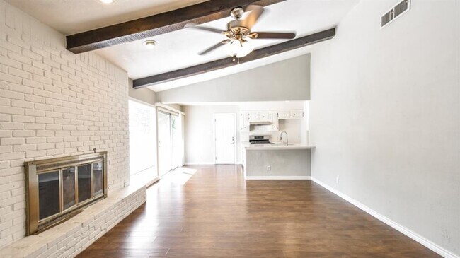 Building Photo - 910 Rocky Spring Rd