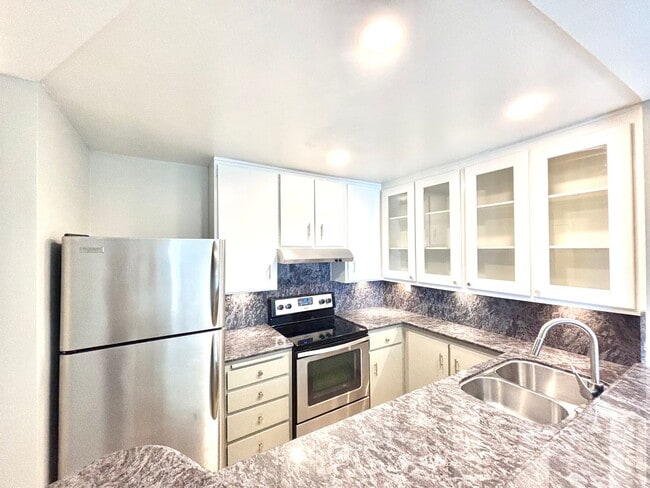 Building Photo - Channel Islands Marina |Oxnard |  1 Bed | ...