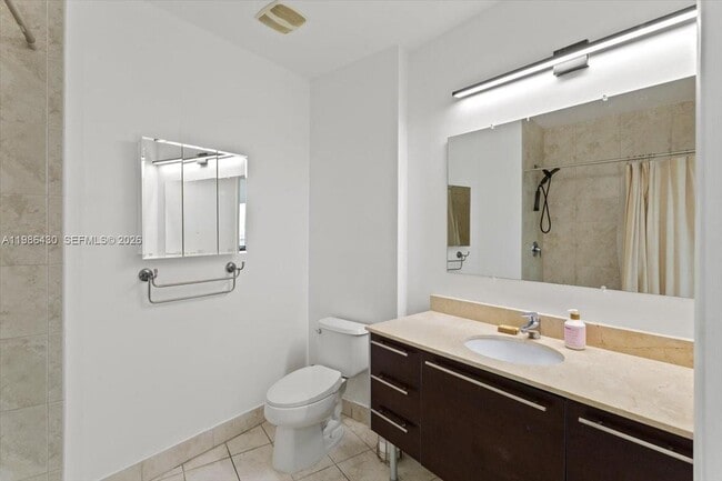 Building Photo - 1900 N Bayshore Dr