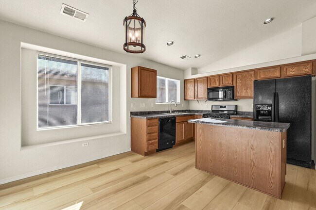 Building Photo - House For Rent | 4-Bed 2-Bath | 2-Car Garage | Rio Rancho SE | Large Backyard |