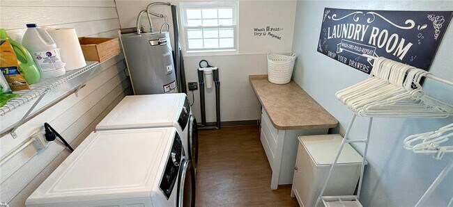 Building Photo - 161 Greenview Dr