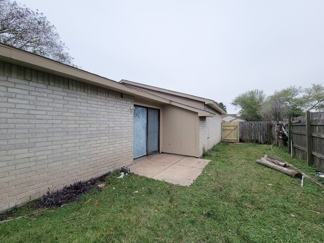 Building Photo - 24202 4 Sixes Ln