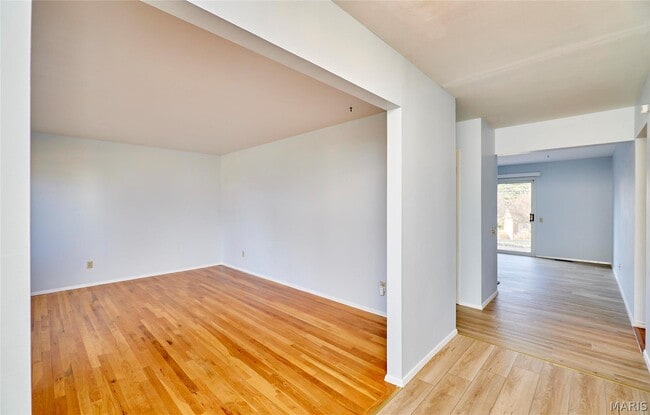 Building Photo - 815 Montmartre Ct