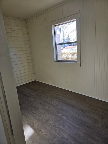 Building Photo - 203 Bailey St