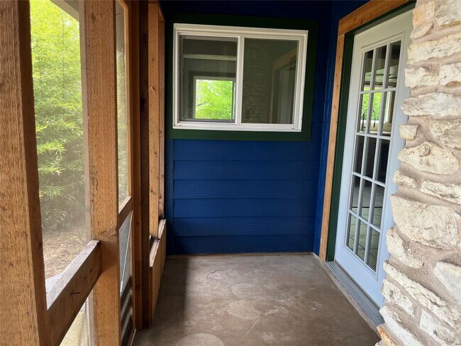 Building Photo - 602 Splitrock