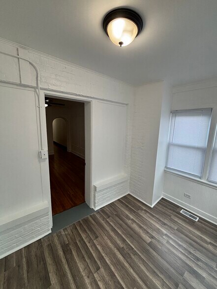 Building Photo - 7935 S Ellis Ave