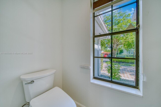 Building Photo - 1442 Coruna Ave