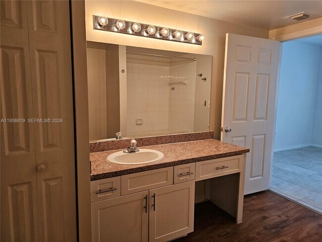 Building Photo - 151 SW 117th Ave