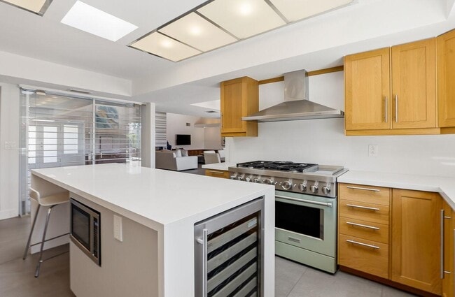 Building Photo - 8101 E Del Timbre Dr