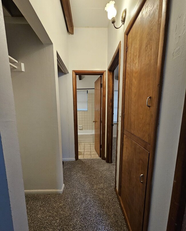 Building Photo - Short-Term Lease! (2) Bedroom Duplex Close...