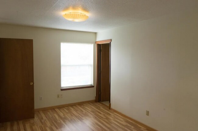 Building Photo - 46 NE Sacramento St