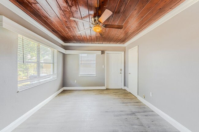 Building Photo - 112 W 34th St