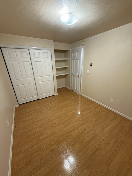 Building Photo - 2403 s kimball ave
