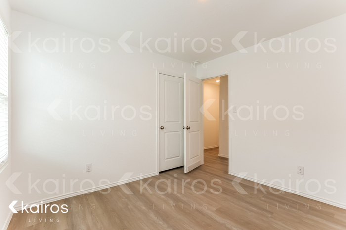 Building Photo - 14406 Calaveras Creek