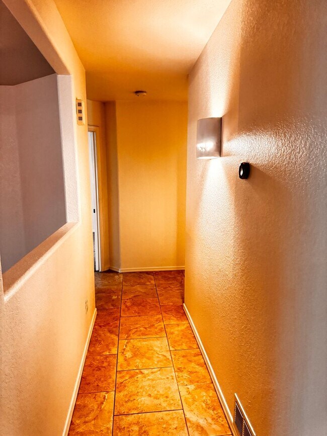 Building Photo - Apache Junction 3 bedroom rental