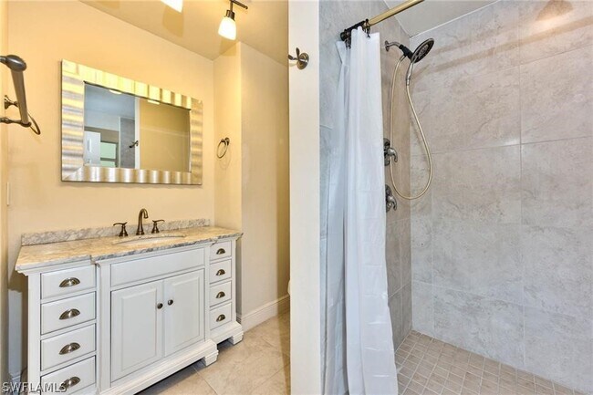 Building Photo - 671 98th Ave N