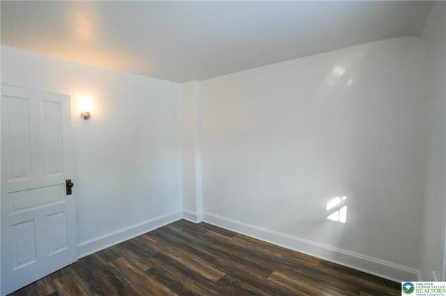 Building Photo - 256 Lehigh Ave