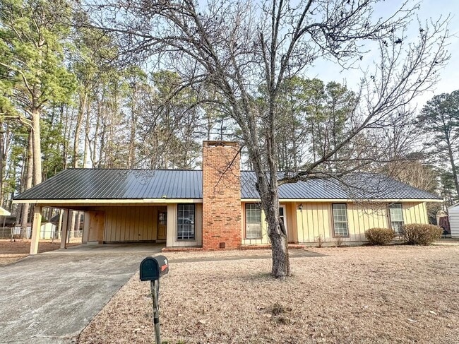 Building Photo - 99 Gardenia Dr