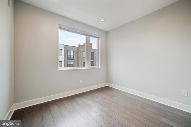 Building Photo - 1405 Frankford Ave