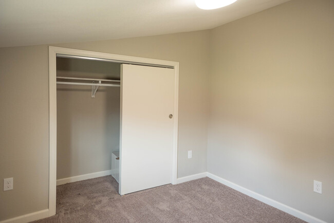 Building Photo - Remodeled house, yard, Granite, Stainless ...