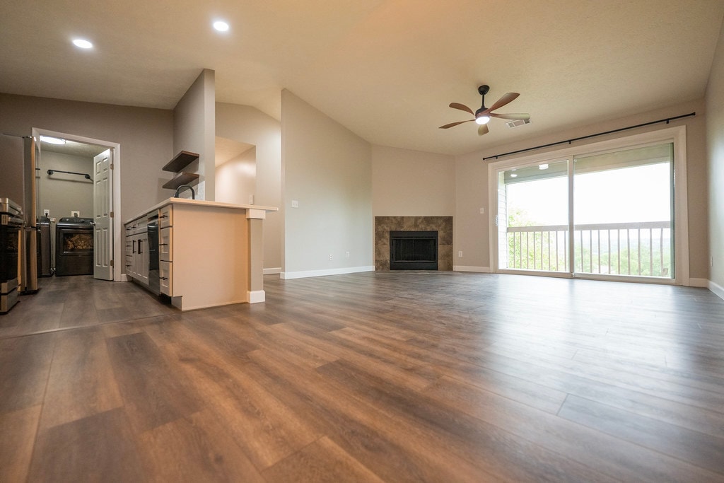 Dining Room to Living Room and Kitchen - 8892 Eagleview Dr