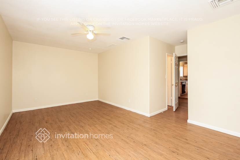 Building Photo - 8615 N 36th Ave