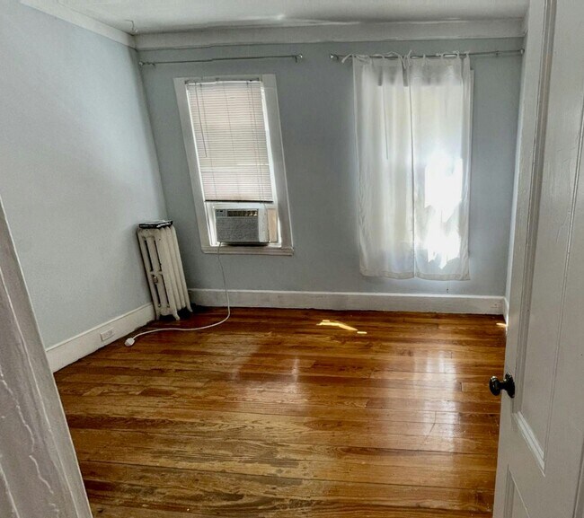 Building Photo - 5 Durham St