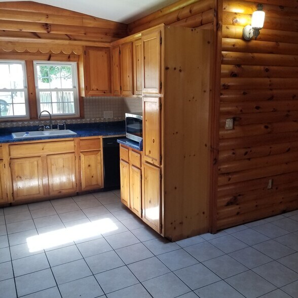 Building Photo - 173 Lacy Hollow Rd