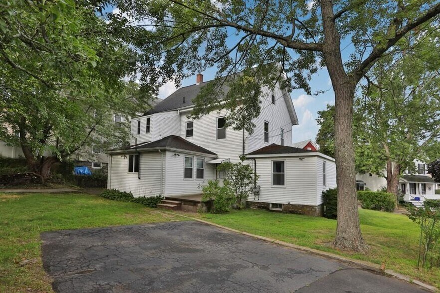 Building Photo - 41 Baker St