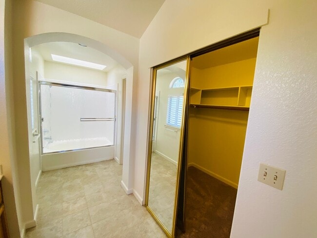 Building Photo - Laguna Home on Quiet Cul-De-Sac