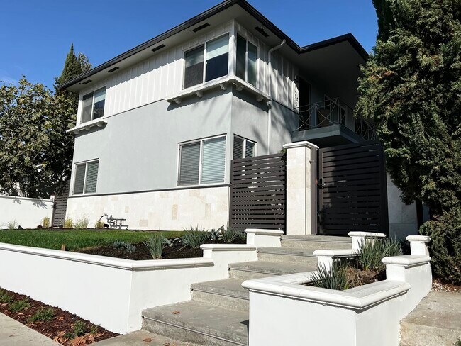 The Cressey - 5126 Colfax Ave