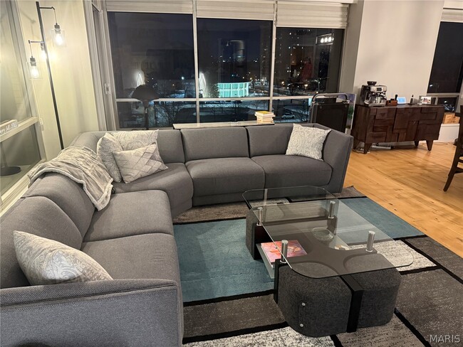 Building Photo - 4501 Lindell Blvd