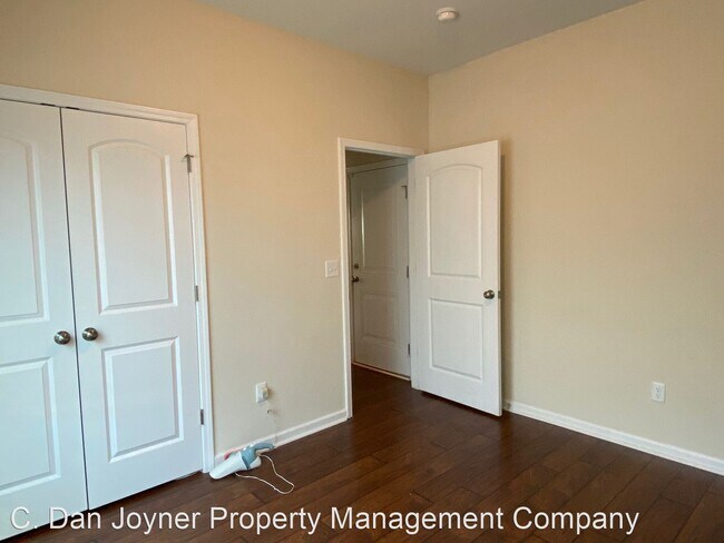 Building Photo - 4 br, 2.5 bath House - 348 Slate Drive