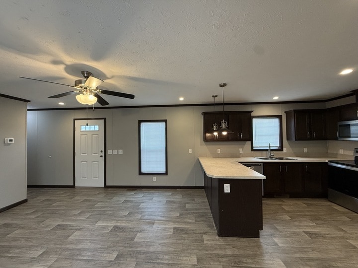 Building Photo - 10610 State Rte 762