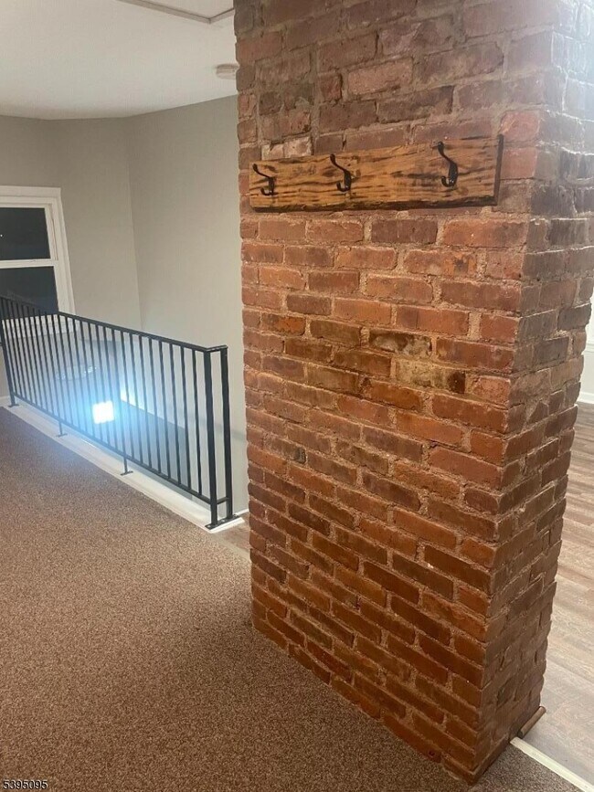 Building Photo - 38 Morris Ave