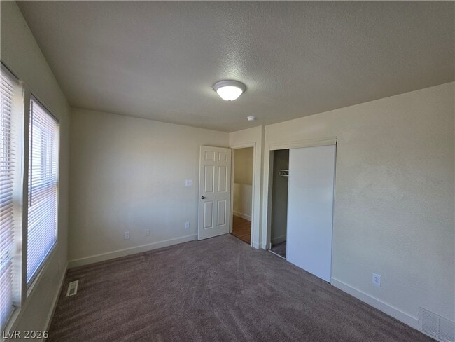 Building Photo - 1590 Mustang Dr