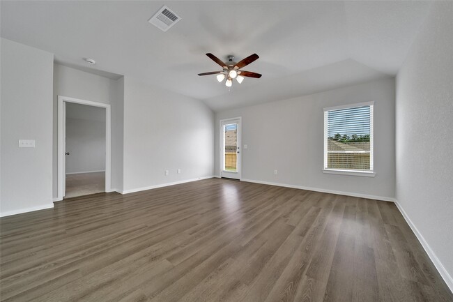 Building Photo - 8007 Camphor Ct