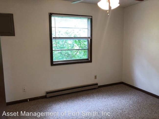Building Photo - 1601 S Fresno St