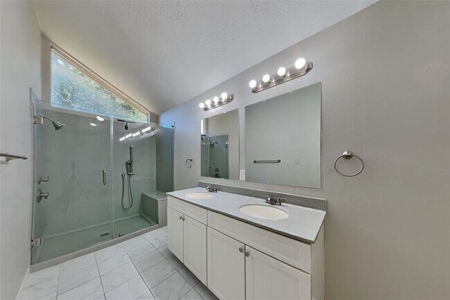 Building Photo - 8538 Sparkling Springs Dr