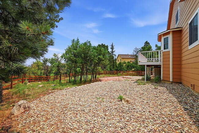 Building Photo - $2,845.95- 4-Bed /3-Bath Gem with Finished Basement and Fenced-in Yard in Colorado Springs!