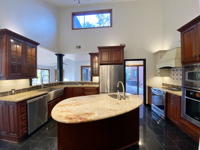 Building Photo - Rare opportunity to rent in Hilton Head Pl...
