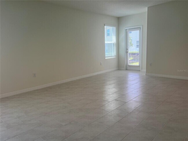 Building Photo - 190 Amberwood Way