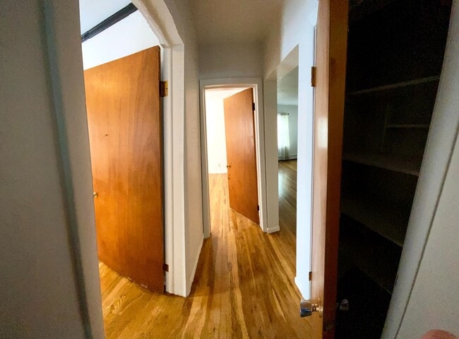 Building Photo - 4 Bedroom 1.5 Bath House with Washer and D...