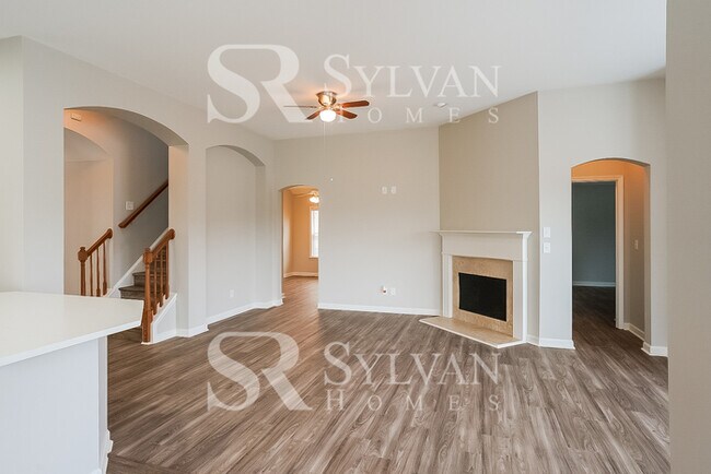 Building Photo - Enjoy living the good life in this 3 bedroom, 2 bathroom home