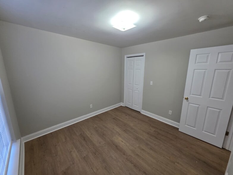 Building Photo - 79 Pine Crest Cir